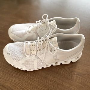 OnCloud Running shoes womens size 9